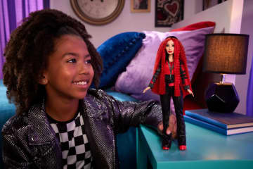 Disney Descendientes: El Ascenso de Red Muñeca Red Musical - Imagen 2 de 6