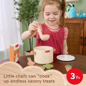 Fisher-Price Tiny Garden Wooden Veggie Soup Pretend Kitchen Play Set For Kids, 16 Wood Pieces - Imagem 2 de 6