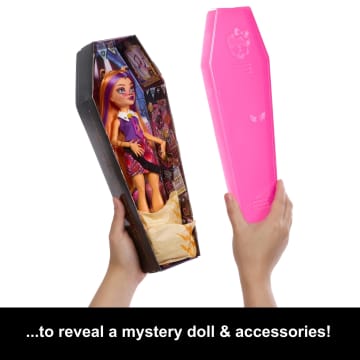 Monster High Buried Secrets Surprise Dolls With Cozy Creepover Theme (Characters May Vary) - Imagen 5 de 5