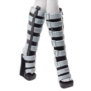 Monster High Reel Drama Clawdeen Wolf Collector Doll in Black And White, Reproduction With Poster - Image 4 of 6