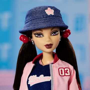 Barbie Signature My Scene Nolee Collector Doll in Y2K-Inspired Outfit With Premium Accessories - Imagem 3 de 6