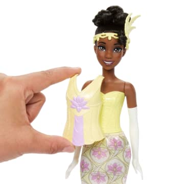 Princesses Disney  Poupée Mode  Histoires de Tiana 2-en-1 - Image 3 of 6