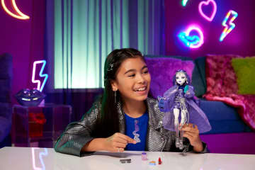 Monster High-Spectra Vondergeist-Poupée, Furet Rhuen et Accessoires - Image 2 of 6