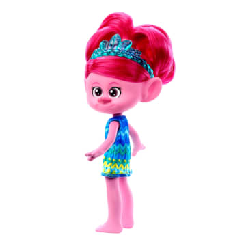 Dreamworks Trolls Band TogeTher Trendsettin’ Queen Poppy Fashion Doll, Toys inspired By The Movie - Imagen 5 de 6