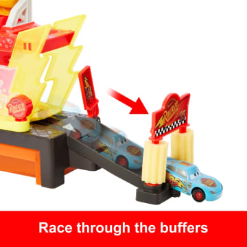 Disney And Pixar Cars Color Changers Race Ready Car Wash Playset & Color Changing Lightning Mcqueen - Imagen 3 de 6