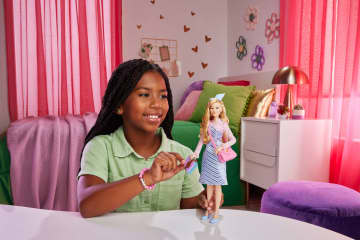Universal Pictures’ Wicked Glinda At Shiz University Fashion Doll With Removable Fashions & Accessories - Image 2 of 6