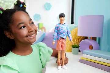 Barbie Fashionistas Ken Dolls Wearing Removable Outfit & Shoes, 65th Anniversary - Imagen 1 de 4