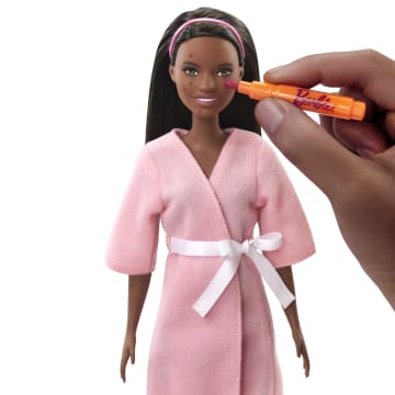 Coffret de Jeu Journée Au Spa et Masque Facial Barbie®, Poupée Barbie® Brunette, Chiot, Jouet à Mouler et Pâte - Image 4 of 6