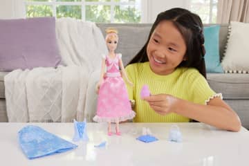 Princesses Disney  Poupée Mode  Histoires de Cendrillon2-en-1 - Image 2 of 6