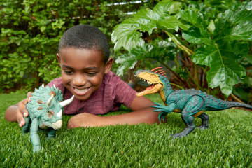 Jurassic World Gigantic Trackers Triceratops Dinosaur Action Figure Toy, Large Species - Image 2 of 6