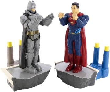 Batman vs Superman Rock 'Em Sock 'Em Robots 2-Player Kids Game, Fighting Robots Action Game - Imagen 3 de 4