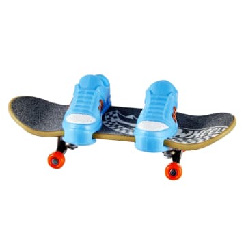 Hot Wheels Skate Vehículo de Juguete Patineta con Tenis Sorpresa - Image 4 of 6