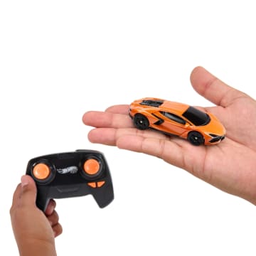Hotwheels-Lamborghini Revuelto-Voiture Télécommandée, Rechargeable - Image 4 of 6