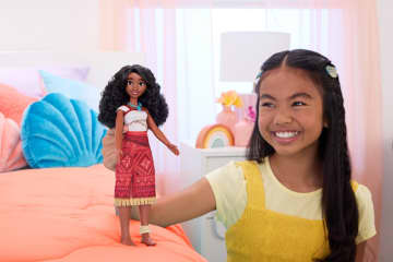 Disney Moana 2 Moana Fashion Doll With 2 Accessories & Removable Outfit, Inspired By The Movie - Image 2 of 6