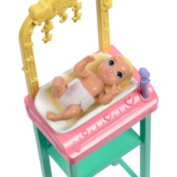 Barbie  Poupée Mode  Pédiatre, Brunette, Poupée Bébé, Meubles et Acc. - Imagen 4 de 6