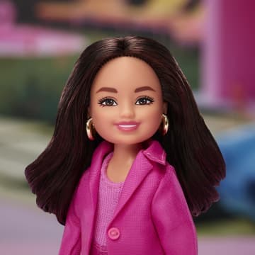 Barbie The Movie Chelsea Collectible 4-Pack Dolls, Includes Barbie, Ken, President Barbie, & Gloria Characters - Imagen 5 de 6