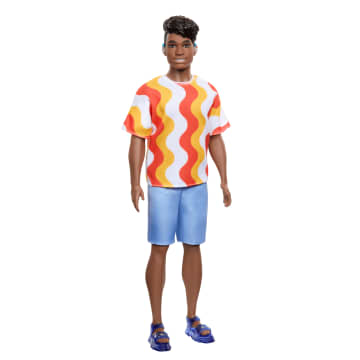 Barbie Fashionista Boneco Ken Camiseta com Ondas e Shorts Azul - Image 5 of 6