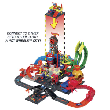 Hot Wheels City Downtown Express Car Wash Playset, With 1 Toy Car - Image 5 of 6