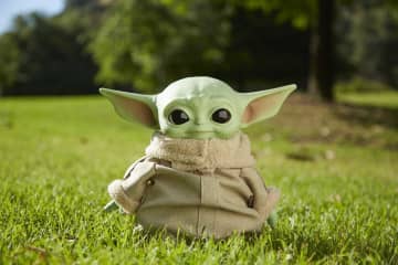 Star Wars The Mandalorian The Child Plush Figure - Imagem 3 de 6