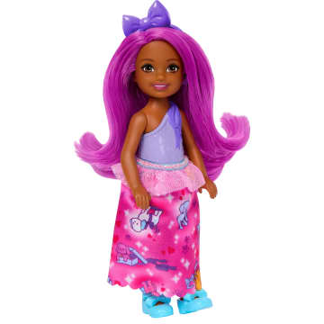 Royal Chelsea Barbie Doll With Pink Hair, Colorful Printed Skirt - Imagem 1 de 5