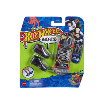 Hot Wheels Skate Veículo de Brinquedo Skateboard BRIGHT FLIGHT™ com Tênis - Image 2 of 3