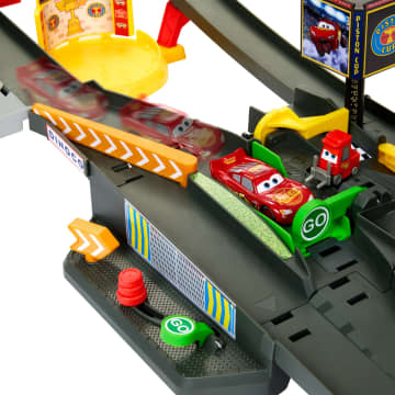 Disney · Pixar Cars-Circuit Course Piston Cup-Avec Voiture 1/55 - Image 5 of 5