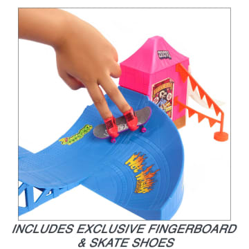 Hot Wheels Skate Amusement Park Skate Set - Image 5 of 6