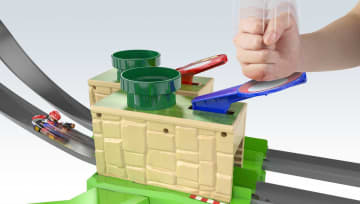 Hot Wheels Mario Kart Pista de Brinquedo De Circuito Longo - Image 4 of 6