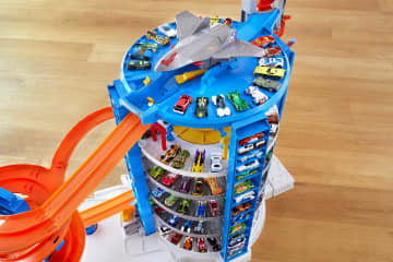 Hot wheels giant garage store