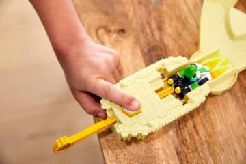Hot Wheels Mario Kart thwomp Ruins Track Set With Mario Kart Vehicles And Nemesis From Video Game - Image 4 of 6