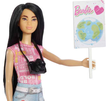 Barbie Eco-Leadership Team 4 Doll Set, Recycled Plastic (Except Head & Hair) - Imagen 4 de 6