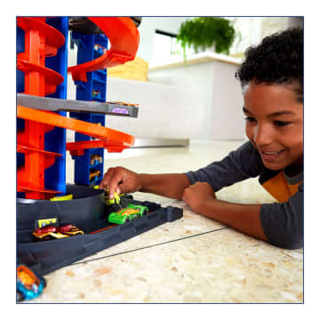 Hot Wheels City Pista de Brinquedo Mega Garage - Image 3 of 6