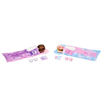 Barbie Cutie Reveal Slumber Party Gift Set With 2 Dolls & 2 Pets, 35+ Surprises, Cozy Cute Tees - Imagen 5 de 6