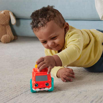 Fisher-Price  Camion de Pompiers Sonore, Jouet à Pousser Pour Bébés - Imagen 2 de 6