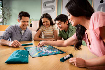 Scrabble Juego de Mesa Palabras Cruzadas - Image 2 of 6