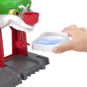 Imaginext DC Super Friends Conjunto de Brinquedo The Joker™ e a Casa do Riso - Image 3 of 6