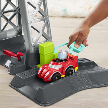 Little People Hot Wheels La Tour des Boucles de Course - Image 4 of 6