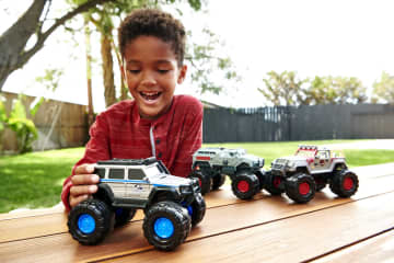 Matchbox Jurassic World Vehículo de Juguete Mercedes-Benz G-Class 1:24 - Image 2 of 6