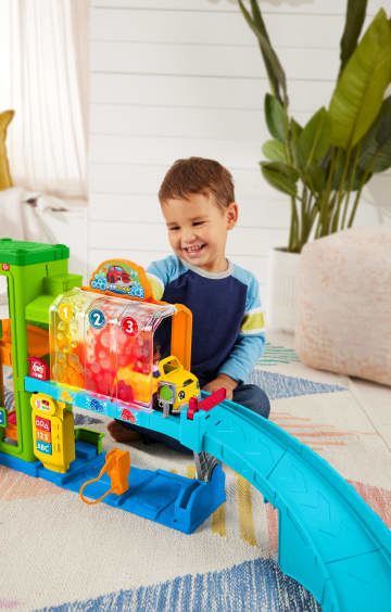 Fisher-Price Little People Coffret de Jeu Le Garage Lumineux - Image 2 of 6
