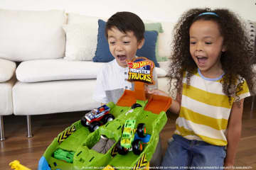 Hot Wheels Monster Trucks Playset With 2 1:64 Scale Toy Trucks - Image 2 of 6