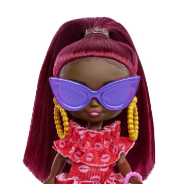 Barbie Extra Mini Minis Boneca Vestido com Beijos - Imagen 4 de 5
