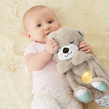 Ma Loutre Câlins Bonne Nuit de Fisher-Price®, Peluche Musicale Apaisante Pour Bébé - Imagem 2 de 6