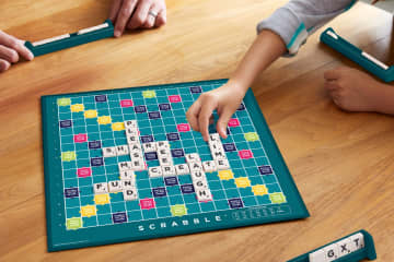 Scrabble Juego de Mesa Palabras Cruzadas - Image 4 of 6