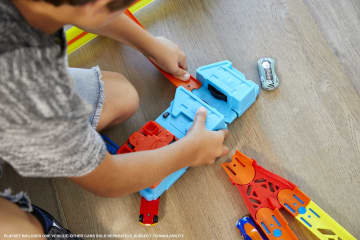 Hot Wheels Track Builder Pista de Juguete Lanzador Motorizado - Imagem 2 de 6