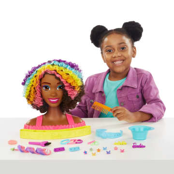 Barbie-Ultra Chevelure-Tête à Coiffer Brune Frisée Mèches Arc-en-Ciel - Image 2 of 4