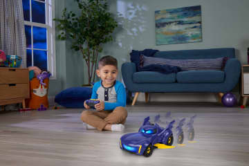 Fisher-Price Batwheels Vehículo a Control Remoto Bam RC Transformable - Image 2 of 6