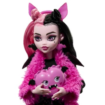 Monster High Doll and Sleepover Accessories Draculaura Creepover Party Mattel