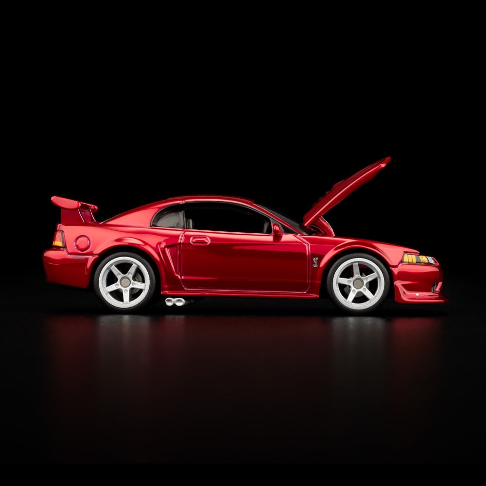 Cobra R Model Kit RLC Exklusiv: 2000 Ford Mustang SVT Cobra R | Mattel Creations DE