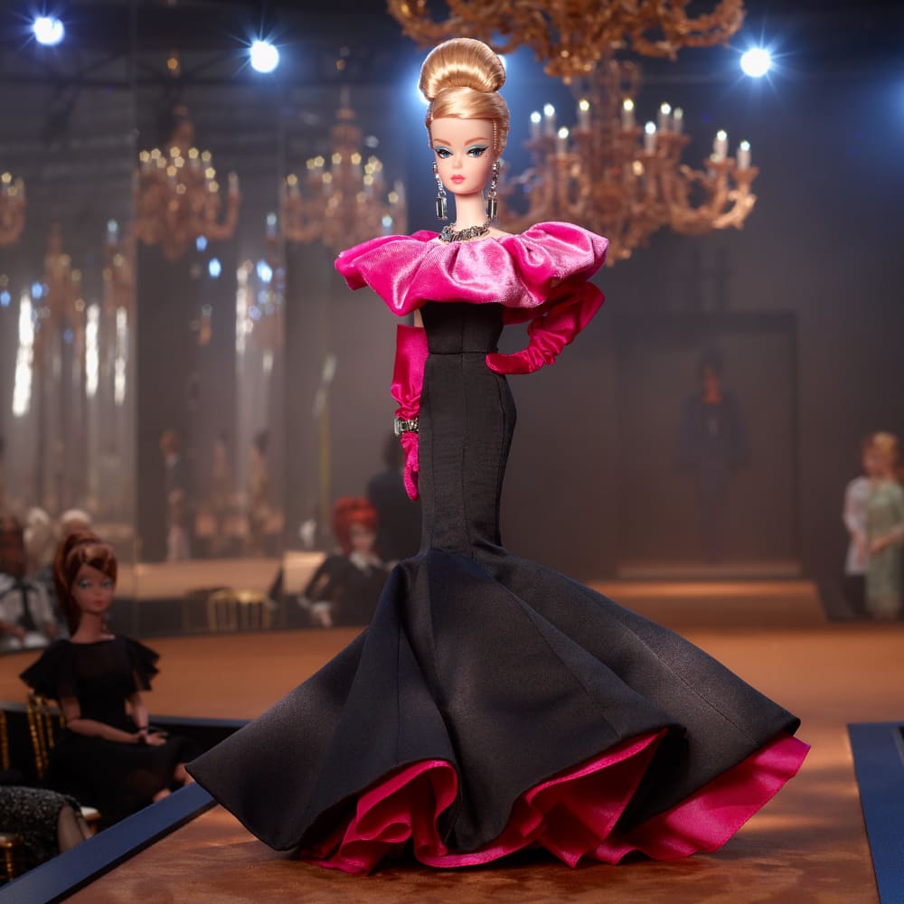Barbie DIVA relookée + 2 tenues Créations Couture sans boite Barbie DIVA relookée + 2 tenues Créations Couture sans boite