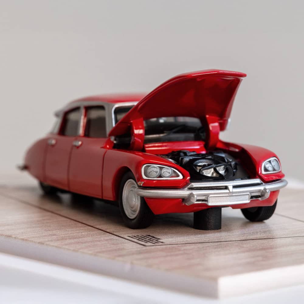 Hot Wheels x MoMA Citroën DS 23 Sedan | Mattel Creations